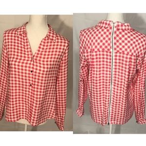 Red white checker blouse‎